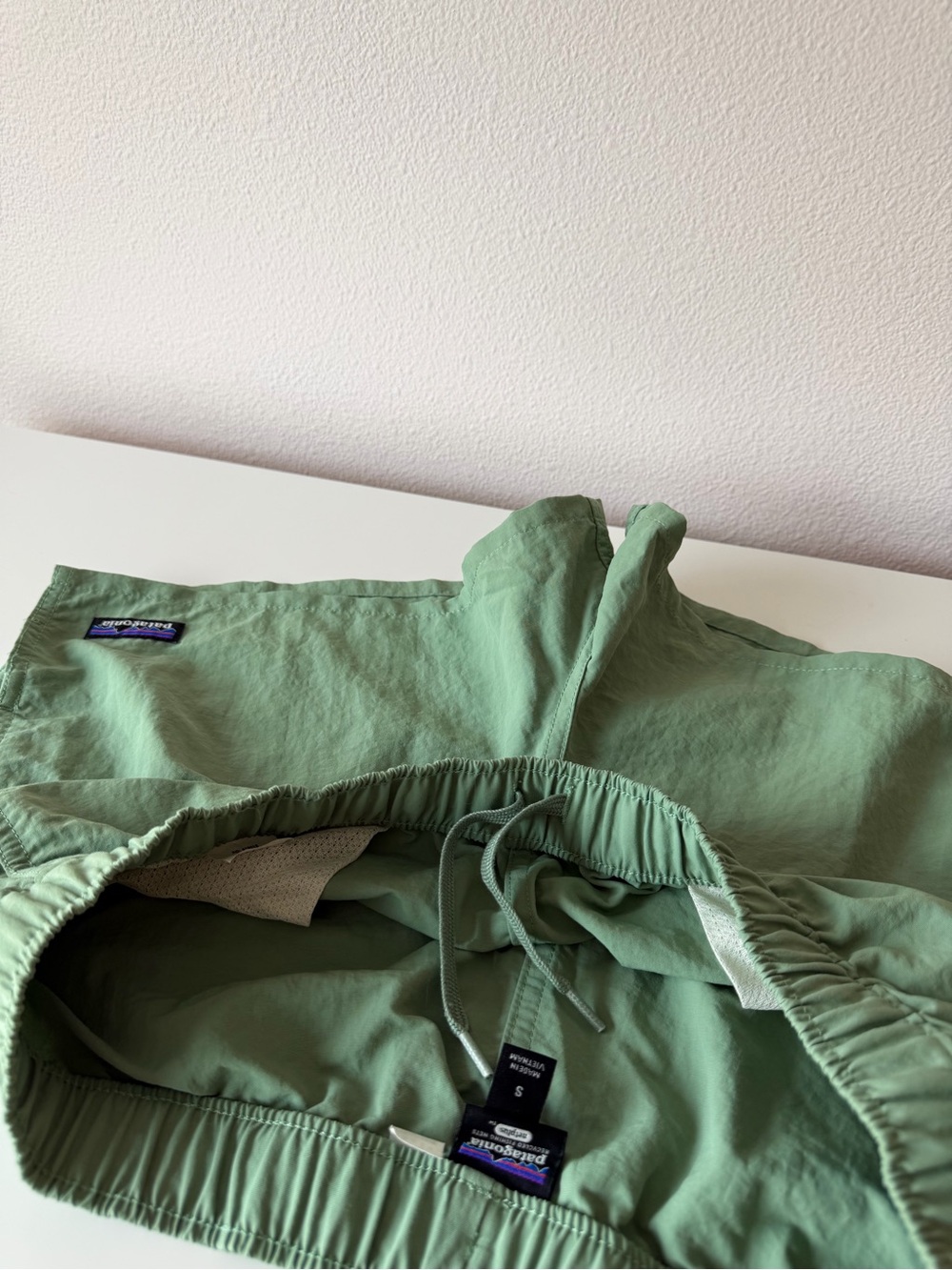 Patagonia barely baggies - Picture 3 of 4